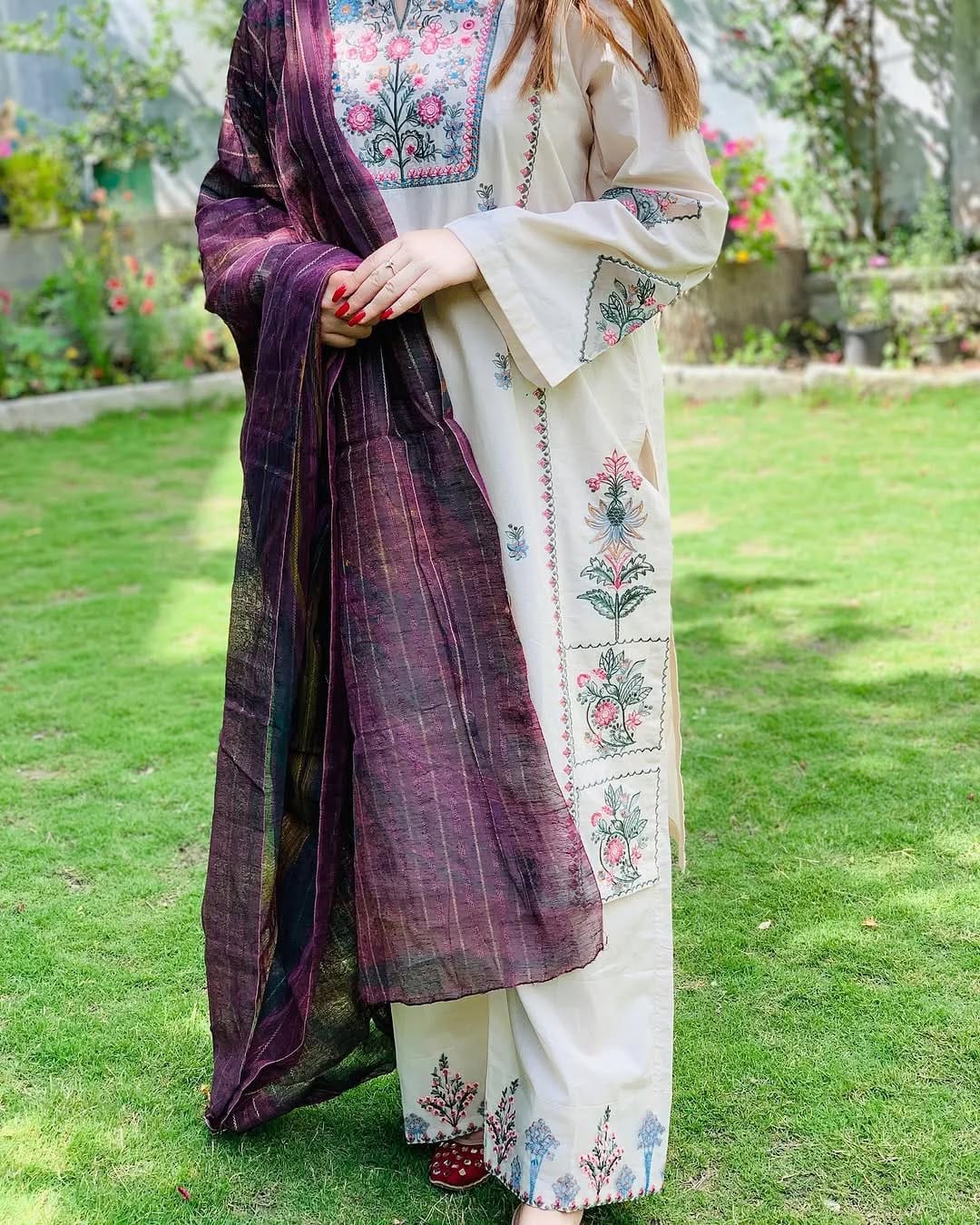 Naaz Embroidered 2pc