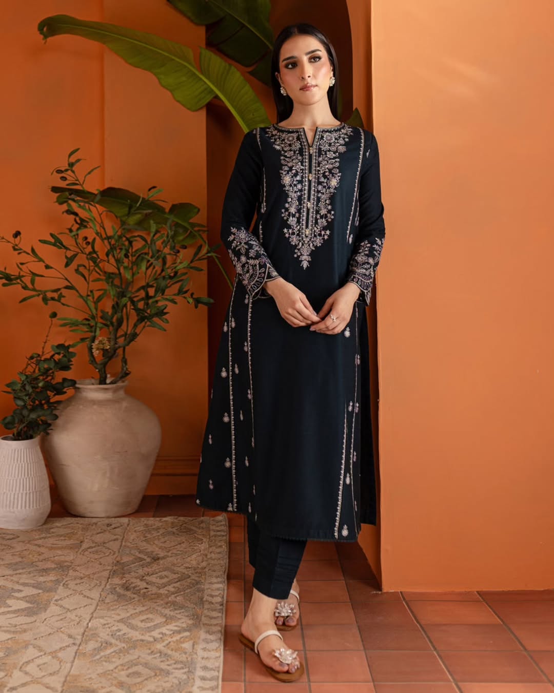 Warda Embroidered Lawn 2-pc