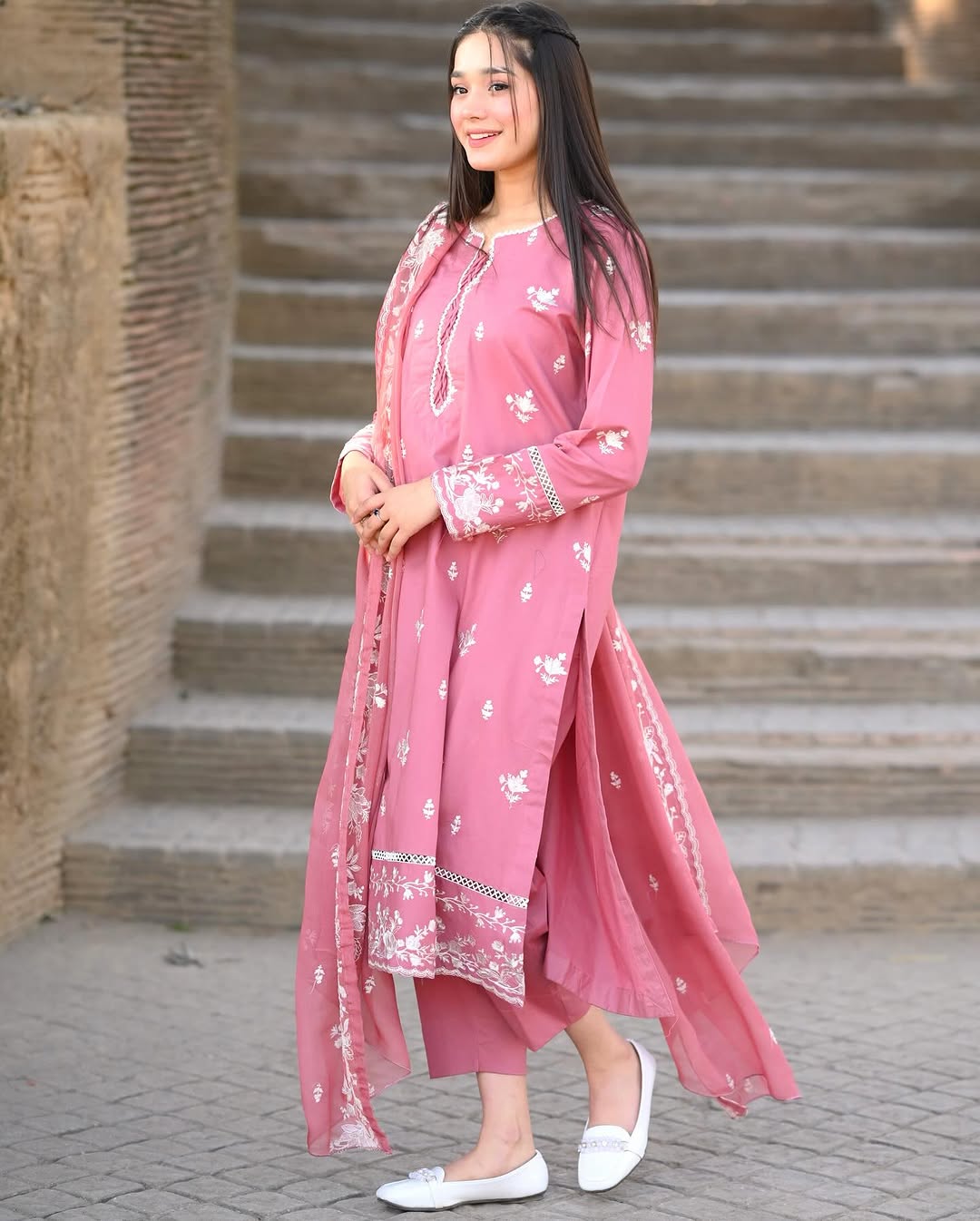 Zara Embroidered Lawn 3-pc