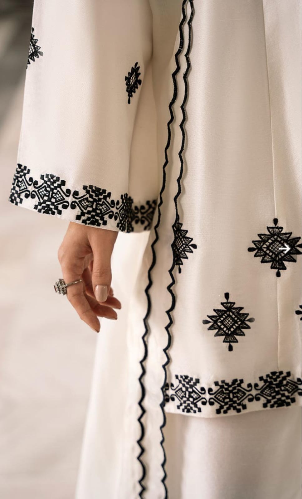 Elsa Embroidered 3pc