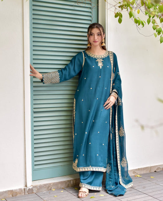 Yasmen Embroidered 3pc