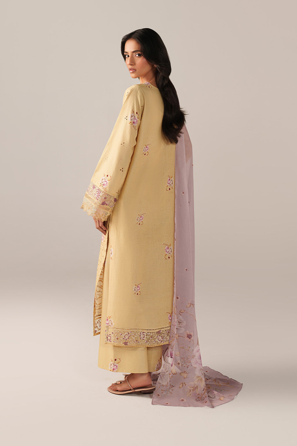 Baahar Embroidered 3pc