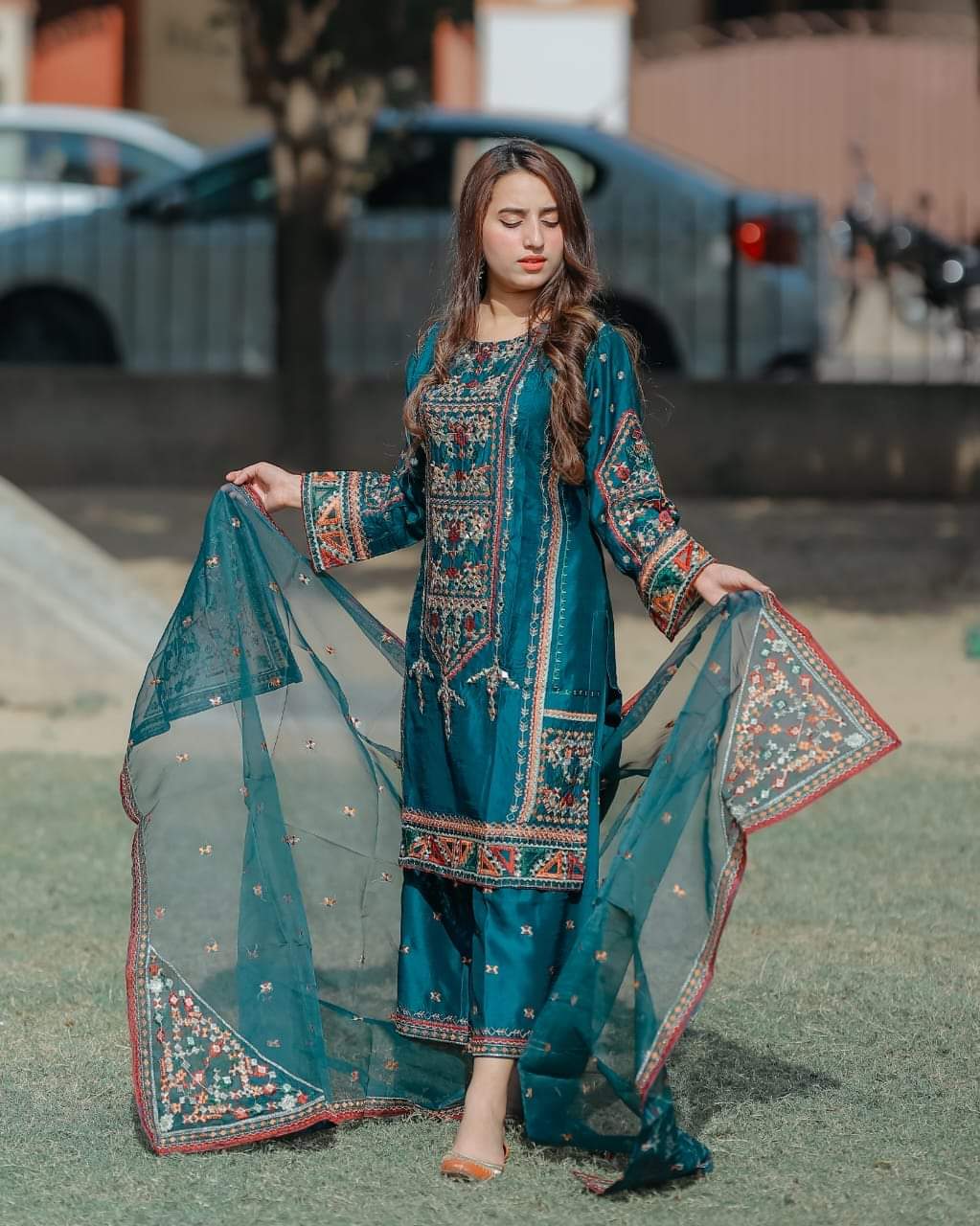 Nisa Desi Embroidered 3PC