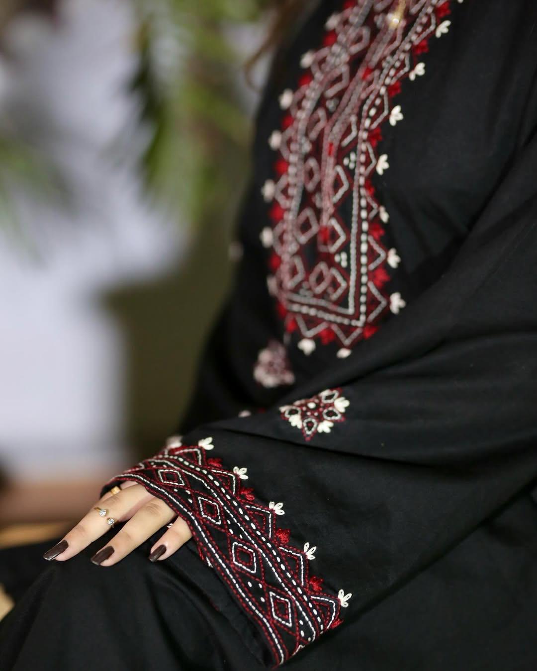 Taalish Embroidered Lawn 2-piece