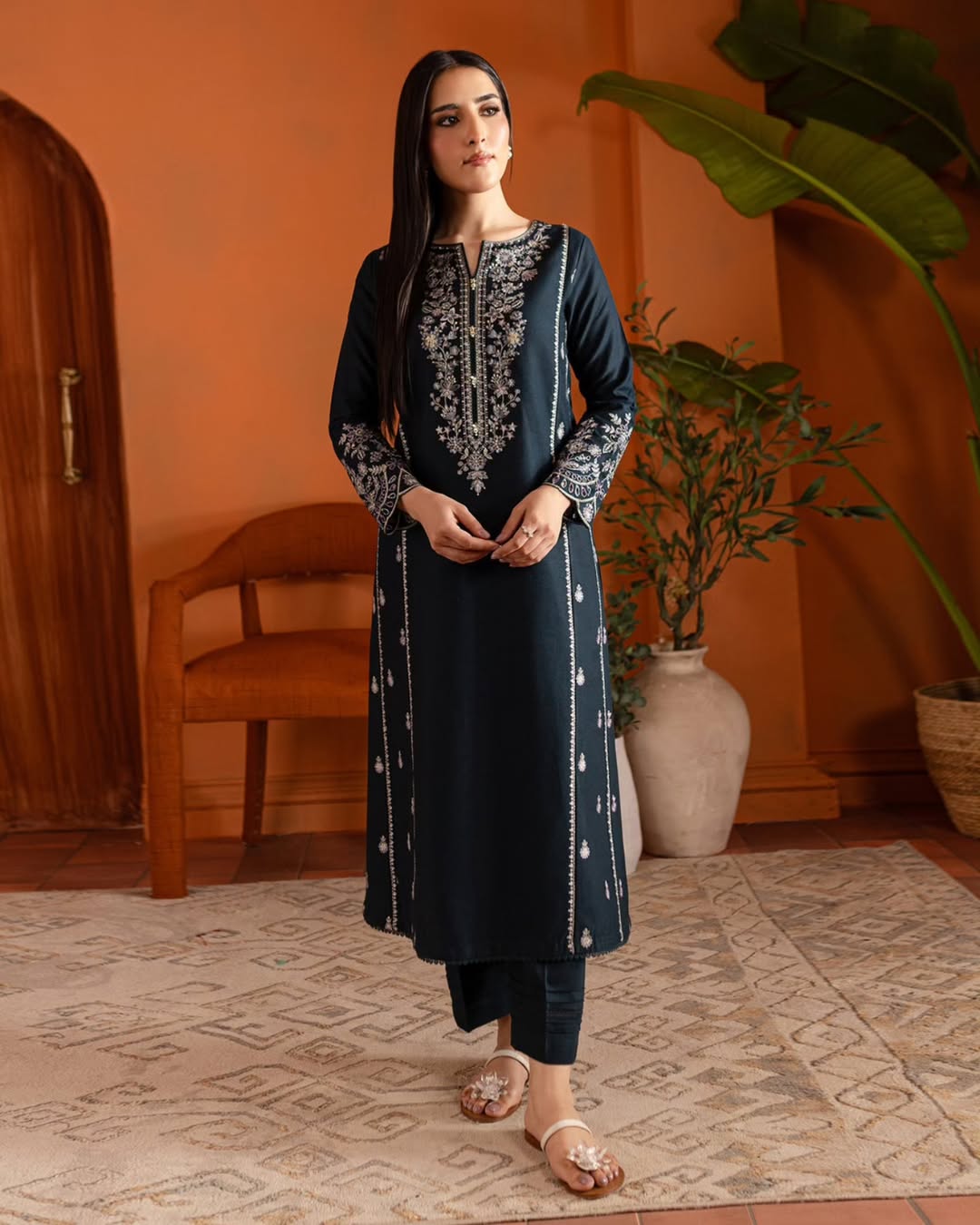 Warda Embroidered Lawn 2-pc