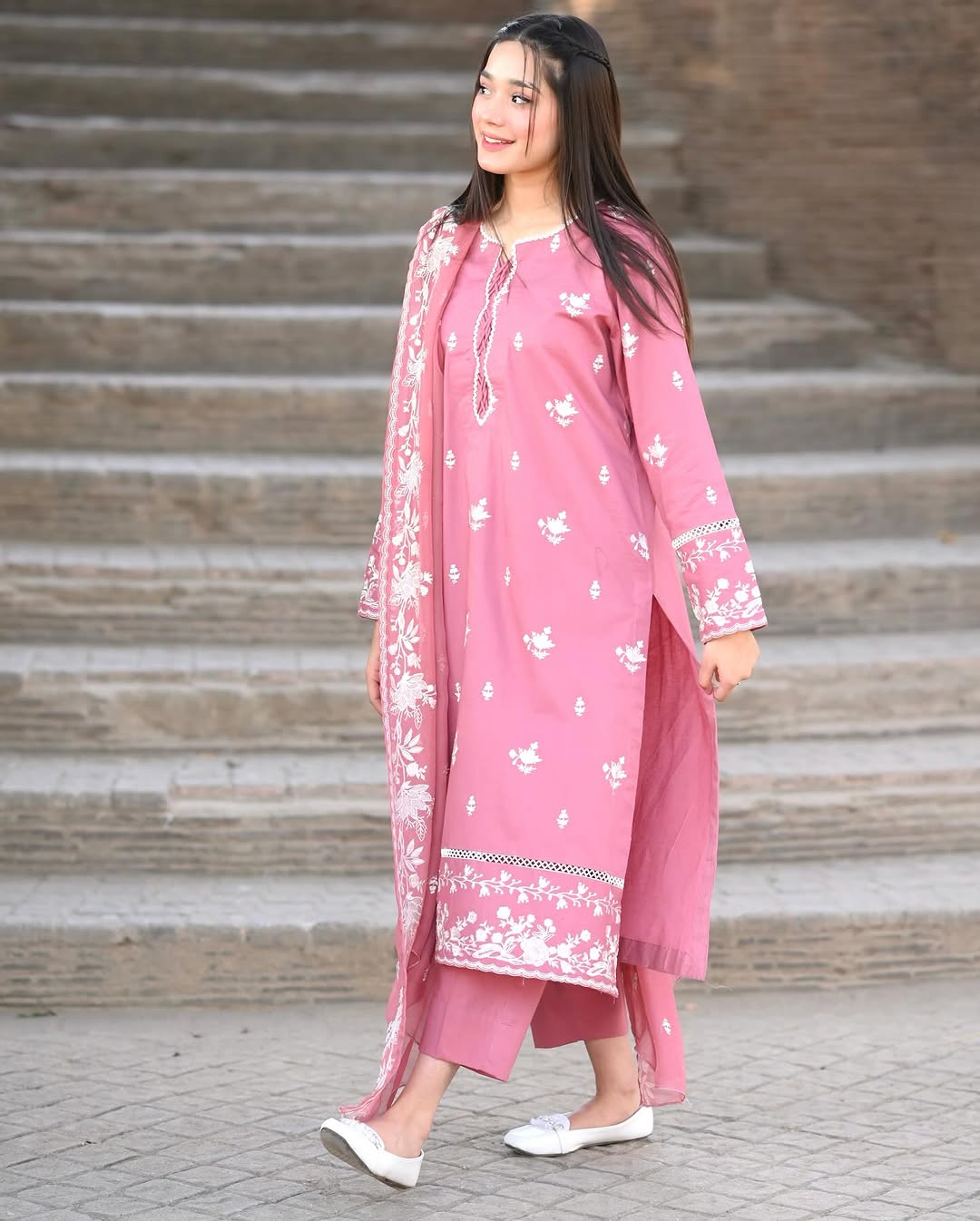 Zara Embroidered Lawn 3-pc