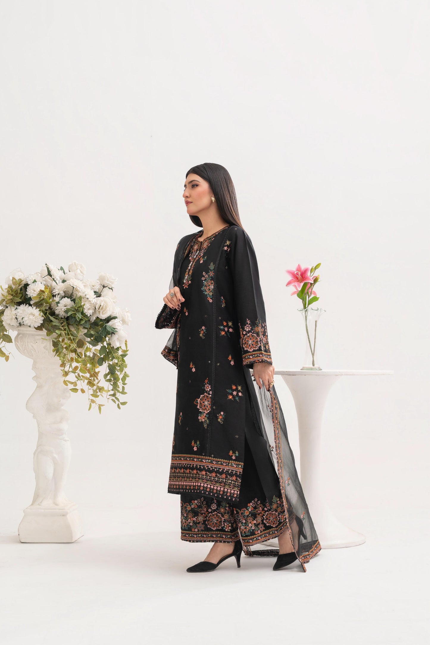 Hareem Embroidered 3pc
