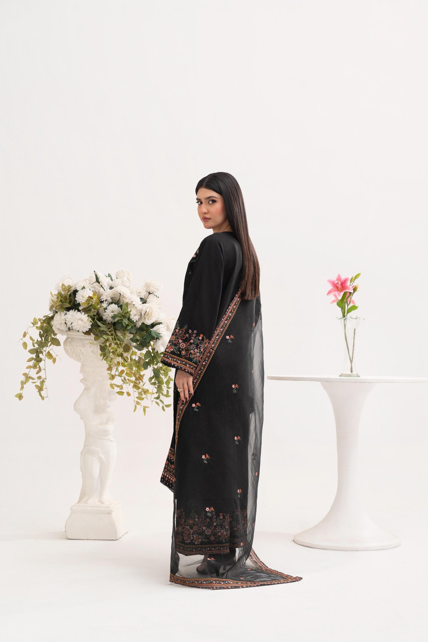 Hareem Embroidered 3pc