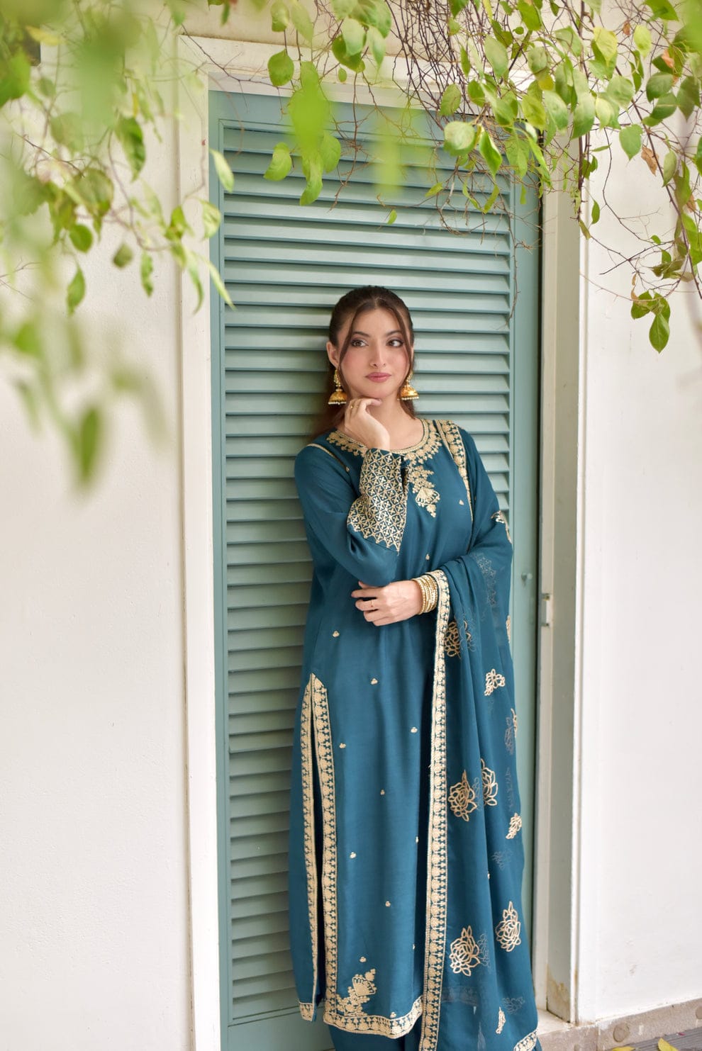Yasmen Embroidered 3pc