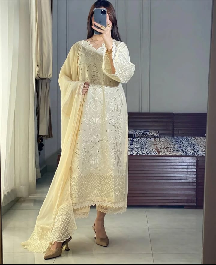 Jazmeen Embroidered 3pc