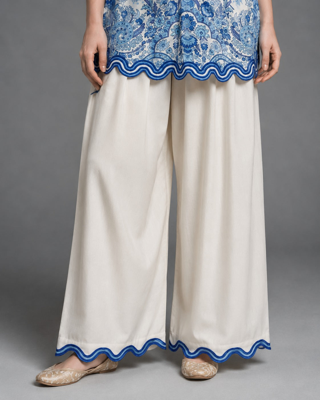Sky-lid Embroidered 2pc