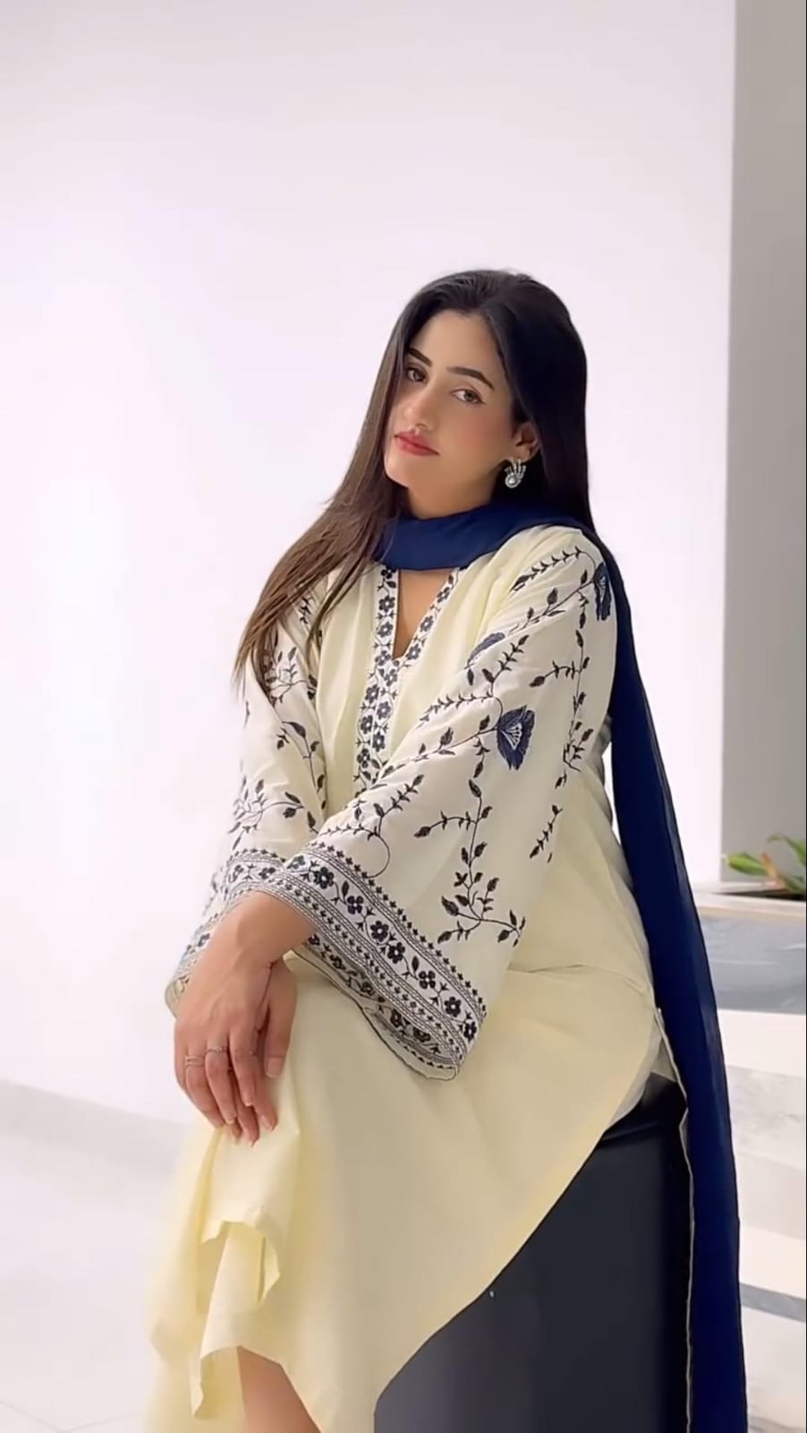 Nawya Embroidered Lawn 3-pc